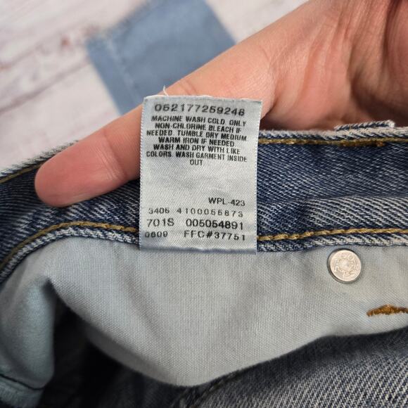 Levi's Men's 505 Jeans Size 40X28 Light Wash Regular Fit Rugged Gorpcore Outdoor - Picture 7 of 12